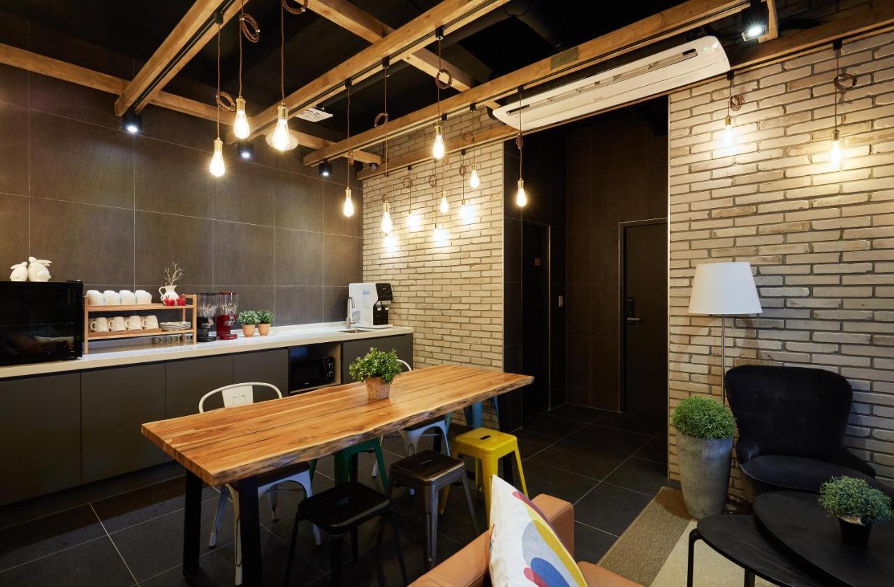 Hostel Cleo Seoul Hongdae Εξωτερικό φωτογραφία